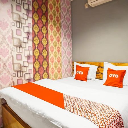 Oyo 990 Stadion Residence Syariah Medan Extérieur photo