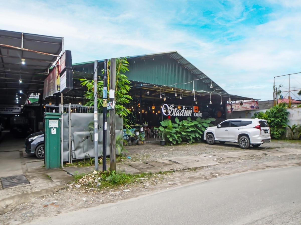 Oyo 990 Stadion Residence Syariah Medan Extérieur photo