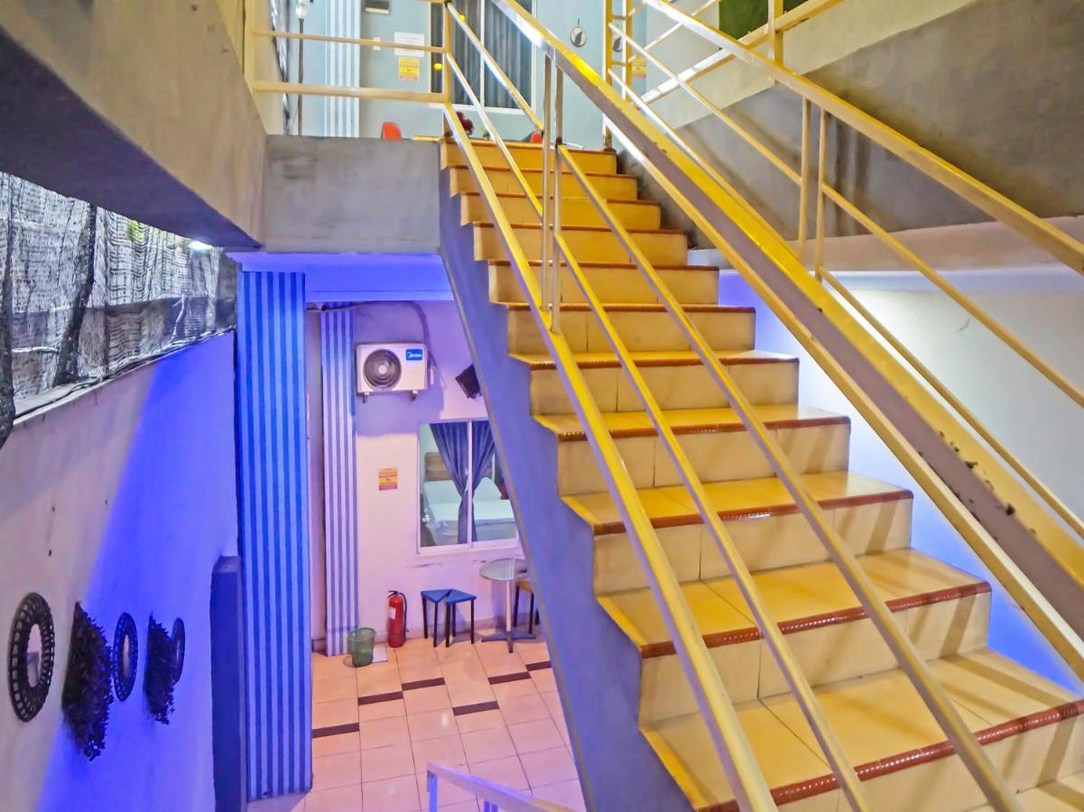 Oyo 990 Stadion Residence Syariah Medan Extérieur photo
