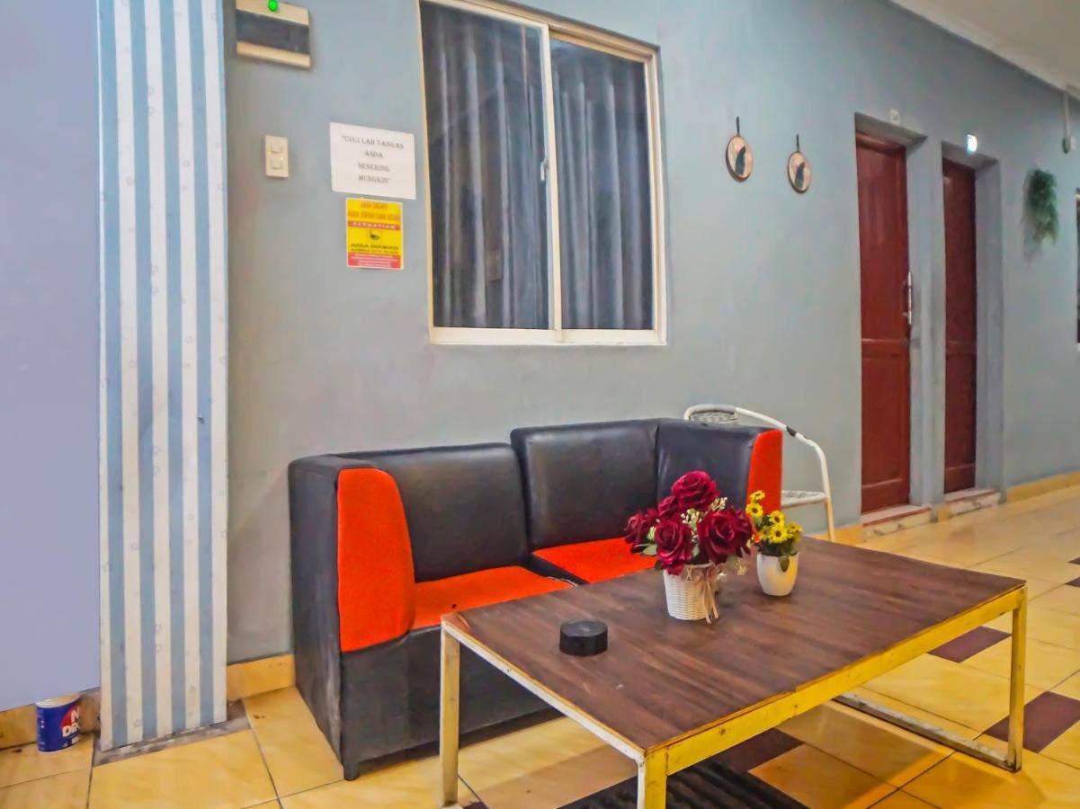 Oyo 990 Stadion Residence Syariah Medan Extérieur photo
