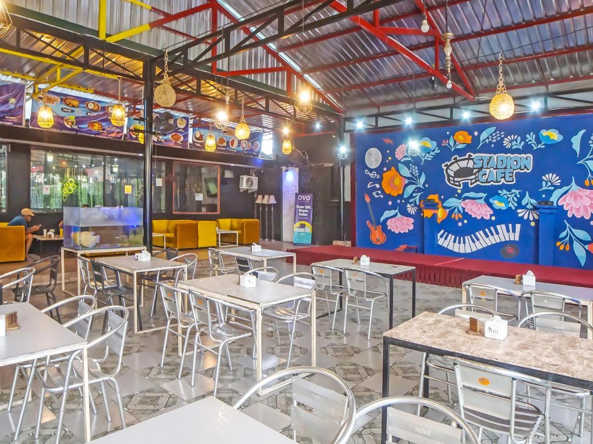 Oyo 990 Stadion Residence Syariah Medan Extérieur photo