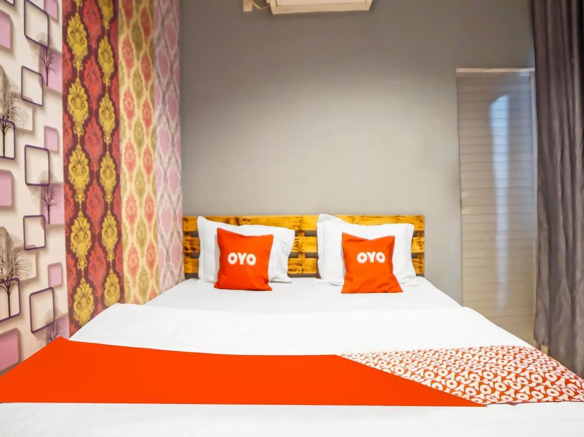 Oyo 990 Stadion Residence Syariah Medan Extérieur photo