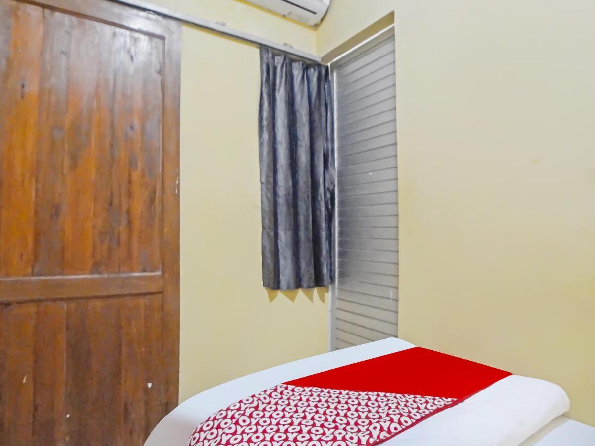 Oyo 990 Stadion Residence Syariah Medan Extérieur photo