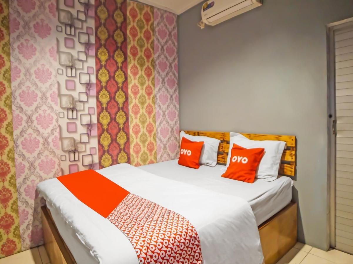 Oyo 990 Stadion Residence Syariah Medan Extérieur photo