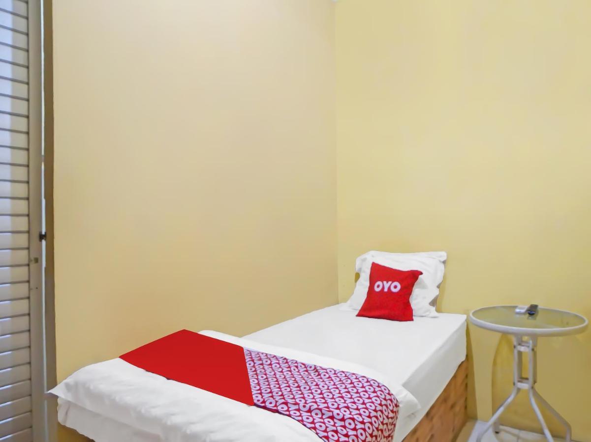 Oyo 990 Stadion Residence Syariah Medan Extérieur photo