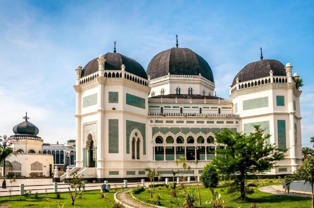 Oyo 990 Stadion Residence Syariah Medan Extérieur photo